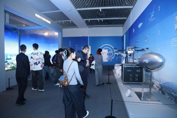 科技顶流、人气潮品，这个展览为何在国博火爆出圈？